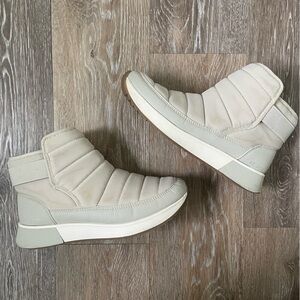 Women's Cream Quilted Sneaker Boots